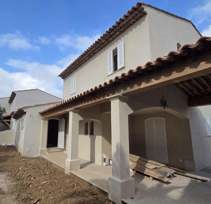 Comment faire sécher un mur après fuite d’eau et moisissure : méthodes efficaces et durables