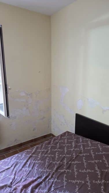 Comment faire sécher un mur après fuite d’eau et moisissure : méthodes efficaces et durables